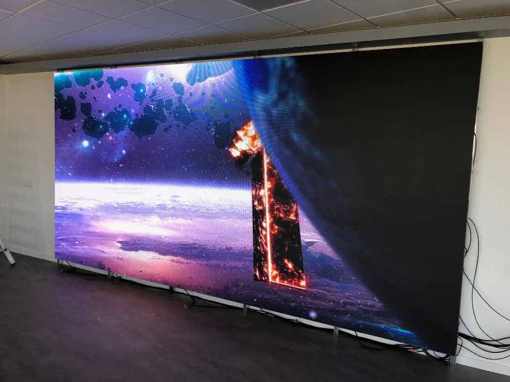 Indoor LED scherm BTV LED SCHERM KOPEN OF HUREN? Bij LED visuals B